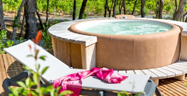 pebrier jacuzzi terrasse